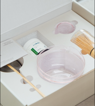 Load image into Gallery viewer, Isshiki x Hario Yabukita Tin Matcha Set